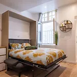 Les Du Castillet Apartment