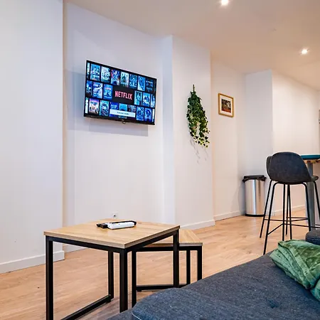 Les Du Castillet アパート ペルピニャン