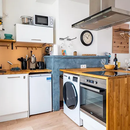 Les Du Castillet Apartment *