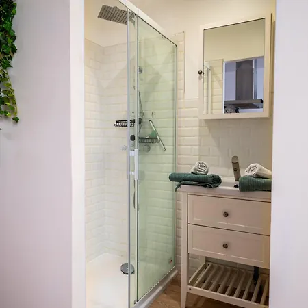 Les Du Castillet Apartment