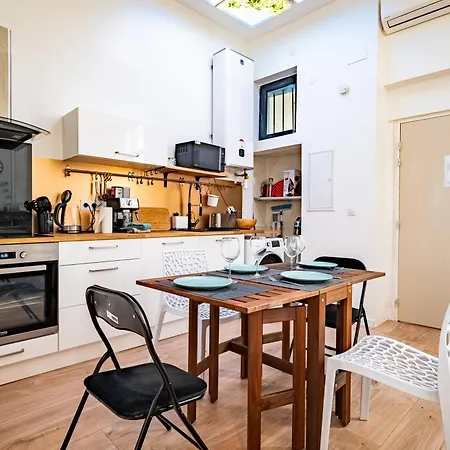 Les Du Castillet アパート *