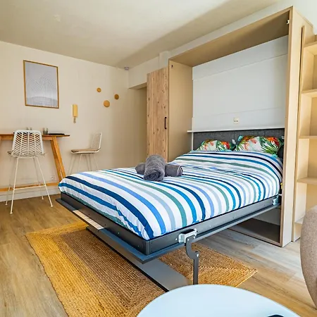 Les Du Castillet Apartment *