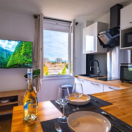 Les Du Castillet Apartment *