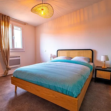 Les Du Castillet Apartment