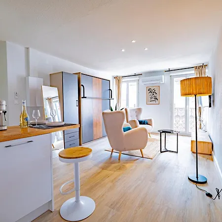Les Du Castillet Apartment *