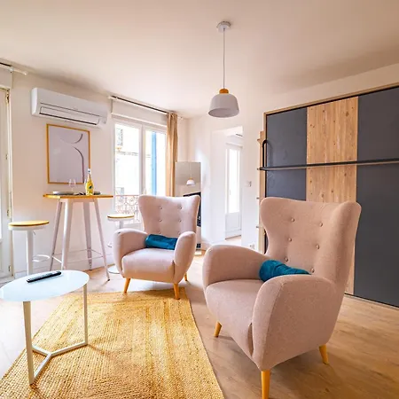 Les Du Castillet Apartment *